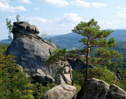 Екскурсії - Карпати (скелі Довбуша) Карпати (скелі Довбуша)