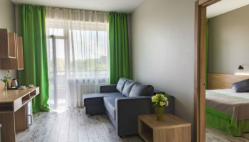 /upload/rooms/176/lyuks-pokrascheniy1-gotel-vesna-truskavec1.jpg