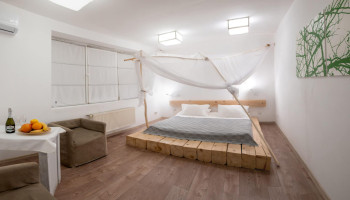 /upload/rooms/389/p3-scaled.jpg