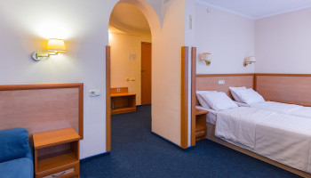 /upload/rooms/454/truskavets-3-mestniy-standart-3-min.jpg