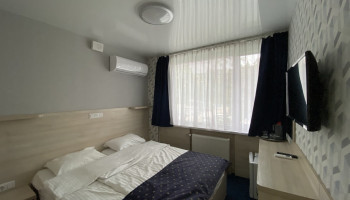 /upload/rooms/456/truskavets-odnomestniy-nomer-2-min.jpg